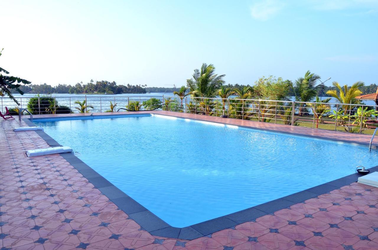 รีเจนท์ เลค วิลเลจ Hotel Chavara ภายนอก รูปภาพ