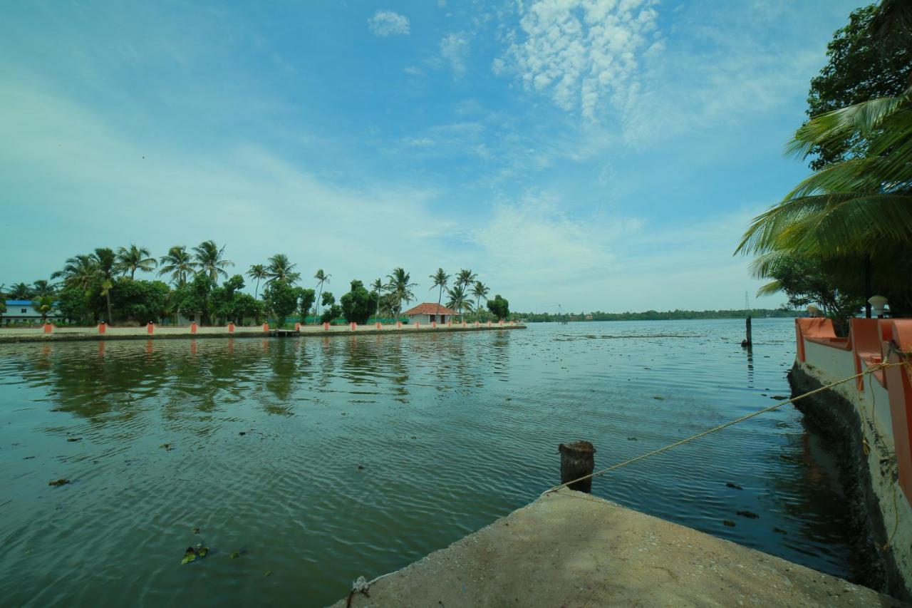 รีเจนท์ เลค วิลเลจ Hotel Chavara ภายนอก รูปภาพ
