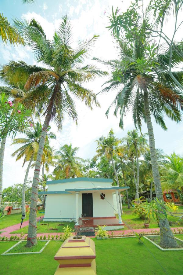 รีเจนท์ เลค วิลเลจ Hotel Chavara ภายนอก รูปภาพ