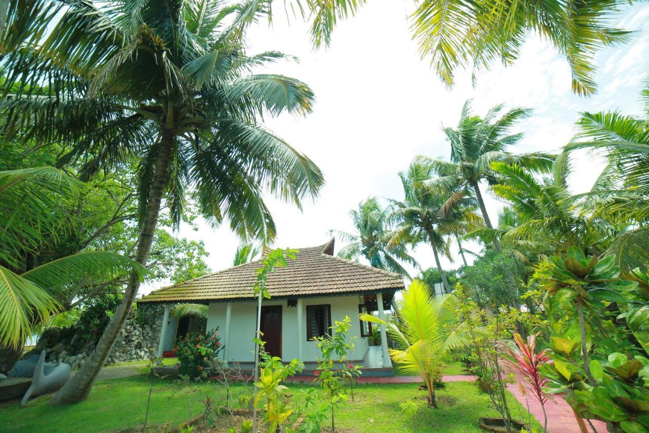รีเจนท์ เลค วิลเลจ Hotel Chavara ภายนอก รูปภาพ