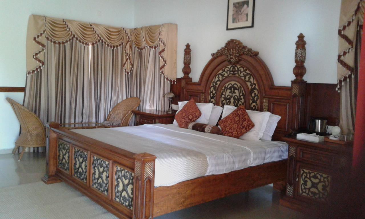 รีเจนท์ เลค วิลเลจ Hotel Chavara ภายนอก รูปภาพ