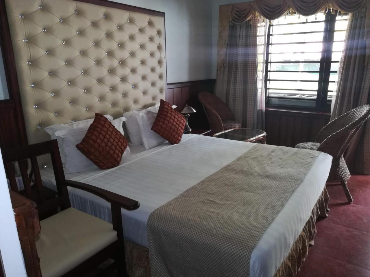 รีเจนท์ เลค วิลเลจ Hotel Chavara ภายนอก รูปภาพ