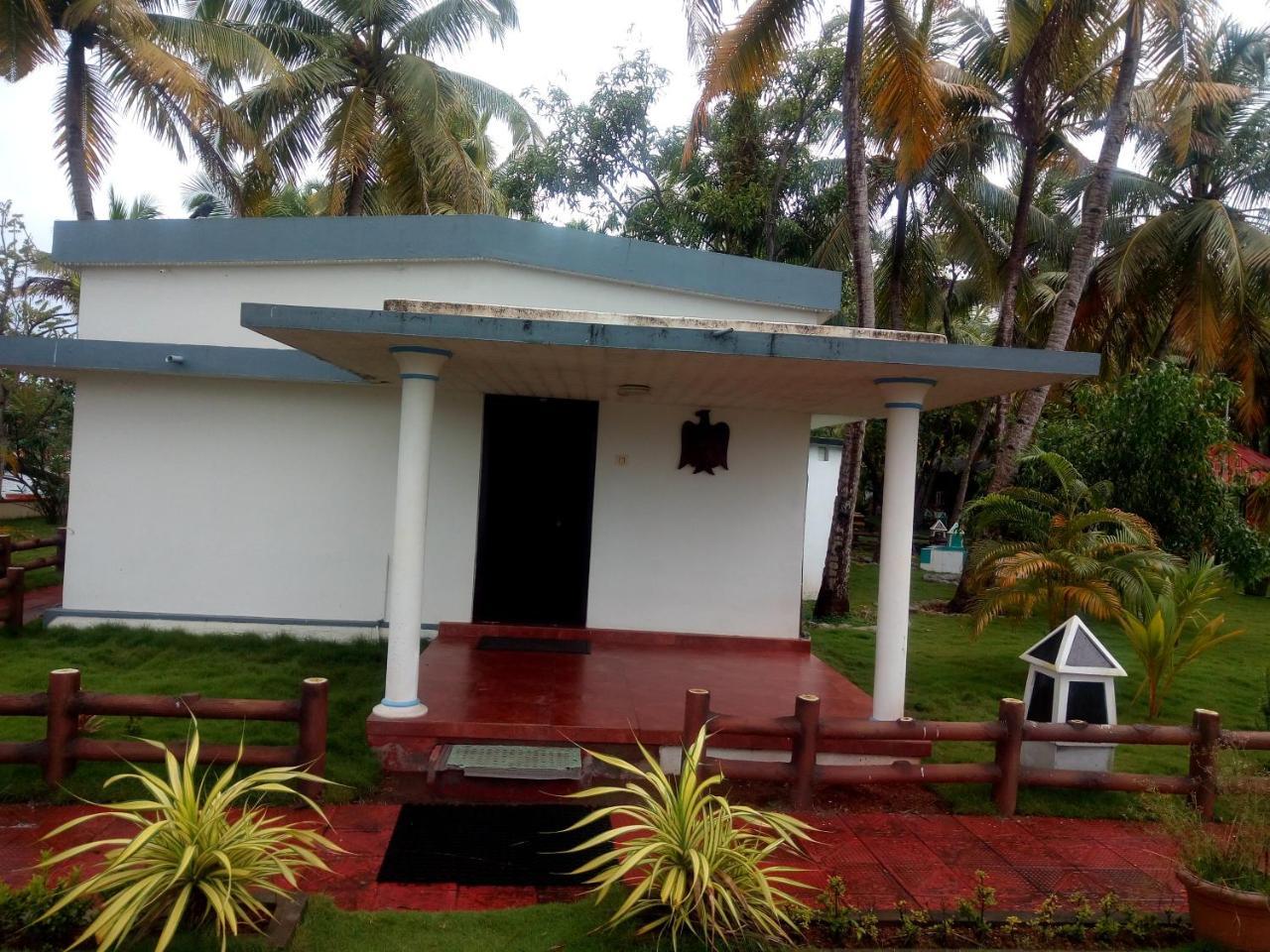 รีเจนท์ เลค วิลเลจ Hotel Chavara ภายนอก รูปภาพ