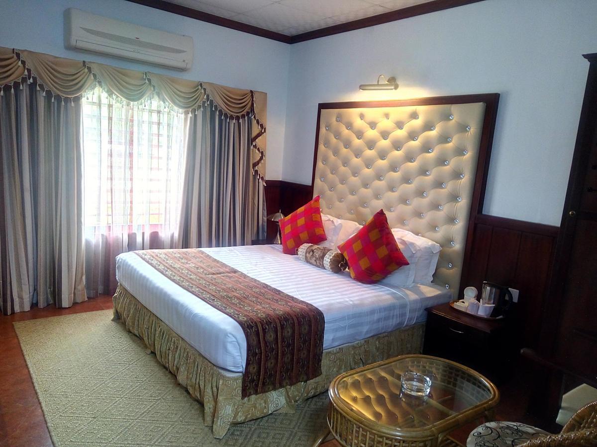 รีเจนท์ เลค วิลเลจ Hotel Chavara ภายนอก รูปภาพ