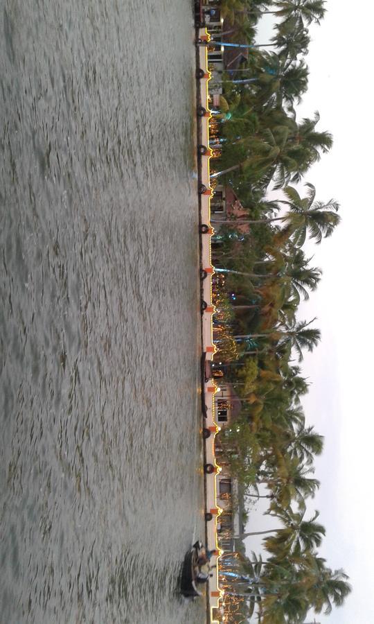 รีเจนท์ เลค วิลเลจ Hotel Chavara ภายนอก รูปภาพ